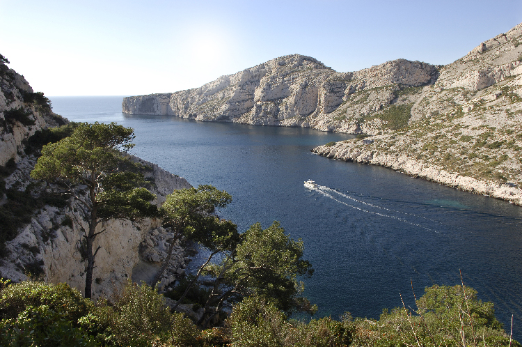 La calanque de Morgiou, dans le parc national des Calanques parcs nationaux france